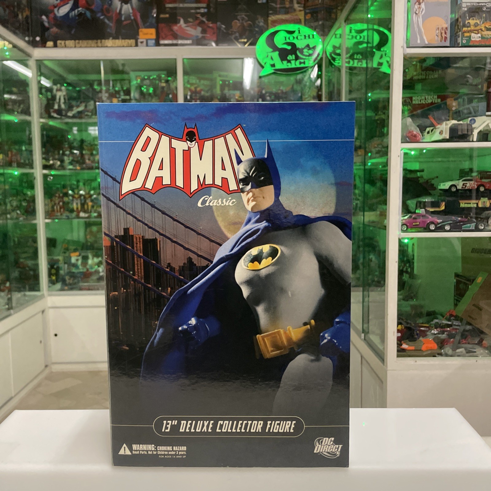DC Direct - Batman Classic 1:6 Doll . Nuova Sealed