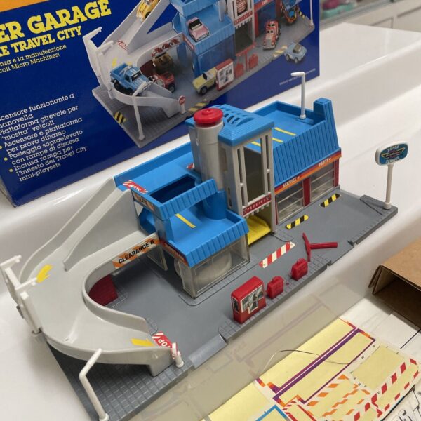 GALOOB Micro Machines SUPER GARAGE Deluxe Travel City MICROMACHINES GIG - immagine 6