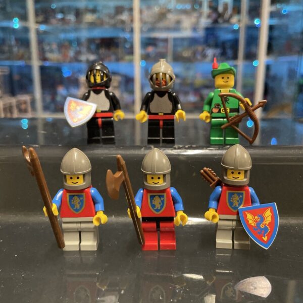 Lego Lotto Minifigures CASTLE Vintage Robin Wood Lion Castle - immagine 3