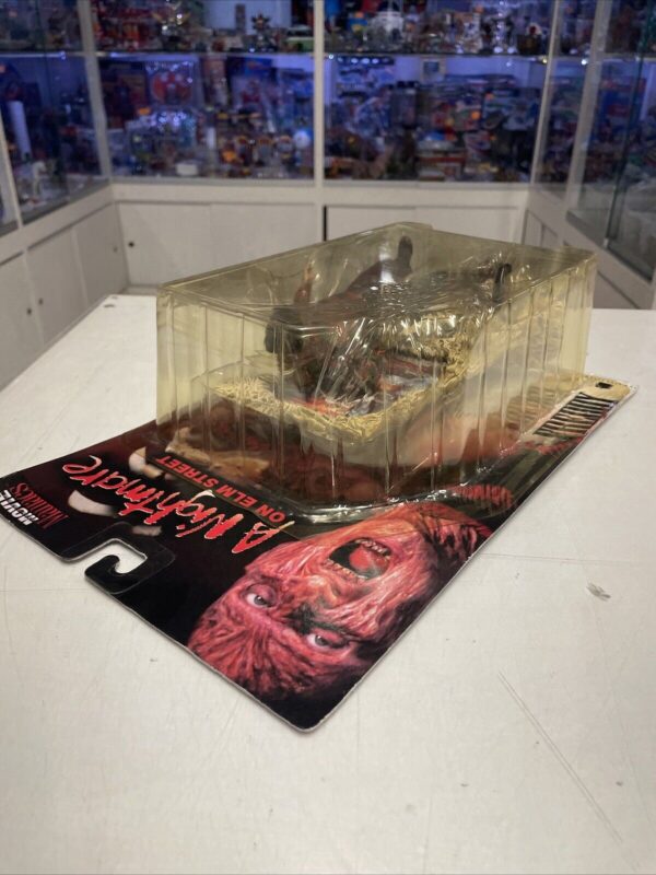 MCFARLANE A Nightmare Freddy Krugher FIGURES TOYS MOVIE MANIACS 3  - NUOVO !! - immagine 4