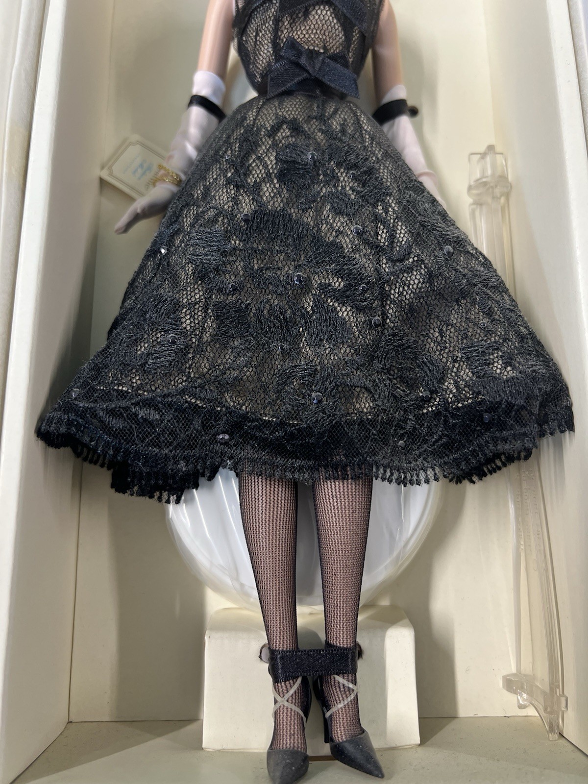 Mattel Barbie - Fashion Model Collection - Silkstone Cocktail Dress FMC - immagine 12