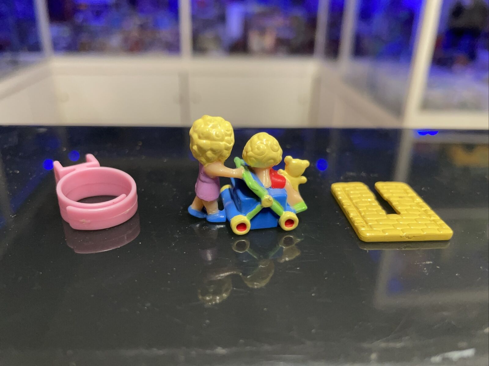 Polly-Pocket-Vintage-Anello-Bluebird-Pram-and-Baby-Ring-1990-completo-134435757507-2