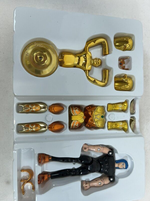 Saint Seiya I Cavalieri Dello Zodiaco Bandai 2001 Die Cast Camus Acquario - immagine 10