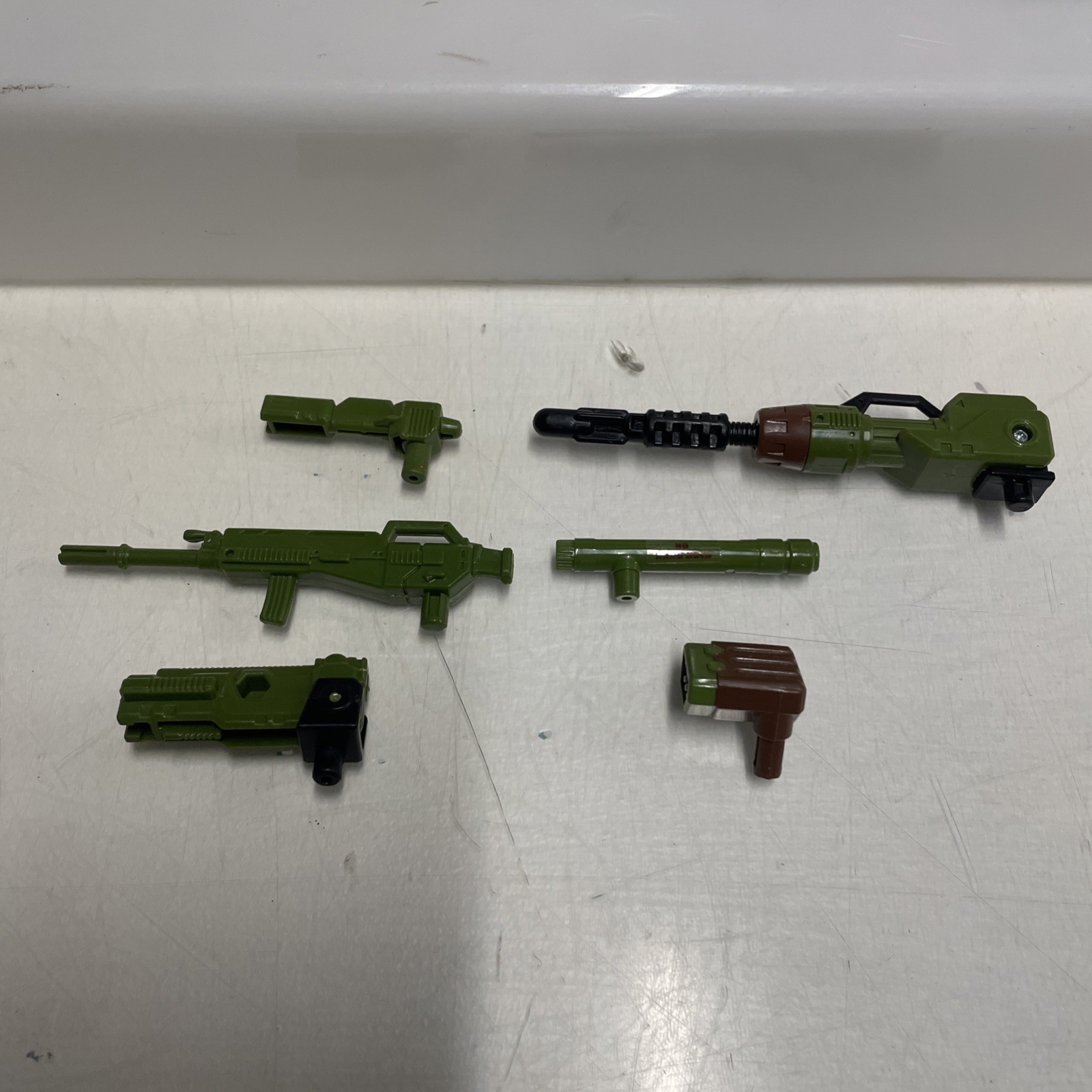 Transformers Generations Modellino 20 cm Voyager Class Wave 7 - Roadbuster - immagine 3