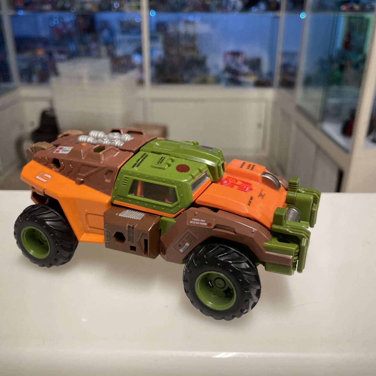 Transformers Generations Modellino 20 cm Voyager Class Wave 7 - Roadbuster - immagine 6