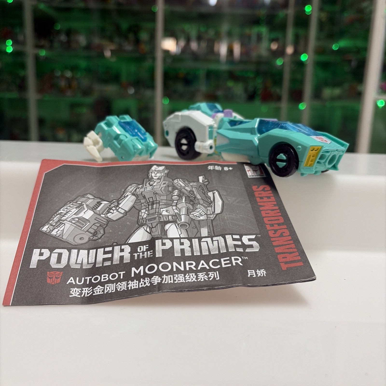 Transformers POWER of the PRIMES Hasbro Autobot MOONRACER