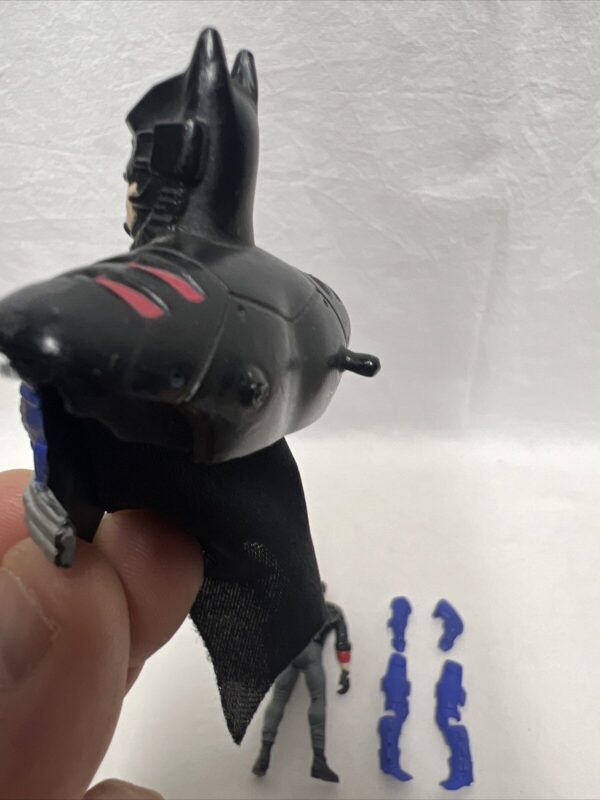 Kenner Batman Forever Bruce Wayne Trasforming With Quick Change Bat Suit - immagine 9