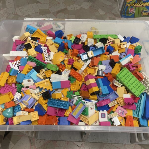 UNICLO stile LEGO DUPLO Lotto 5,7 Kg  - Calimero Hello Kitty Ape Maia - - immagine 6