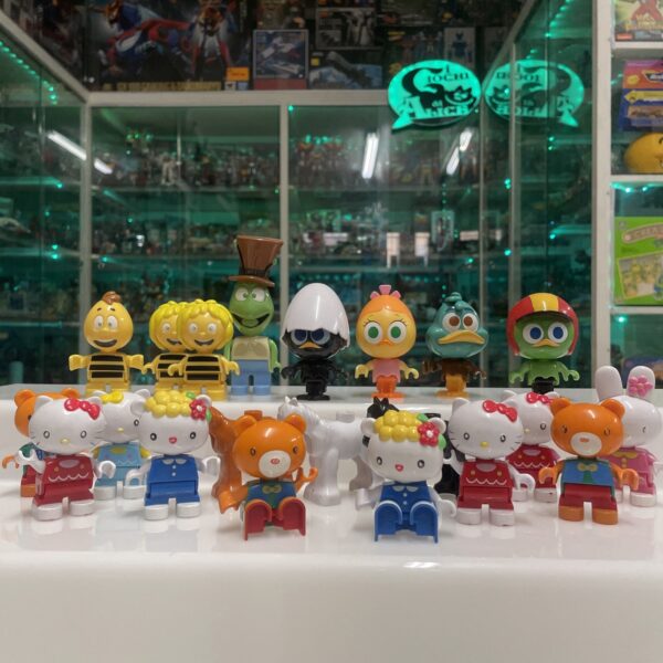 UNICLO stile LEGO DUPLO Lotto 5,7 Kg  - Calimero Hello Kitty Ape Maia - - immagine 9