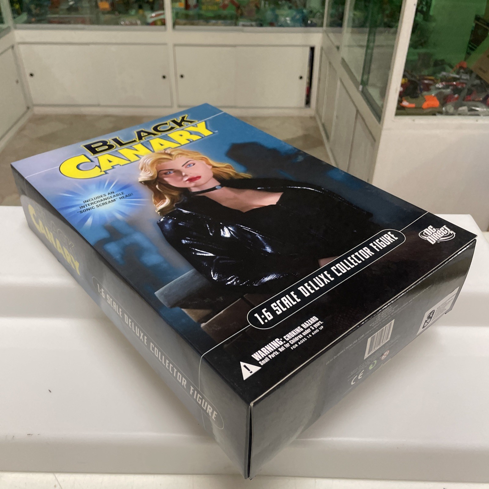DC Direct - Black Canary 1:6 Doll . Nuova Sealed - immagine 8