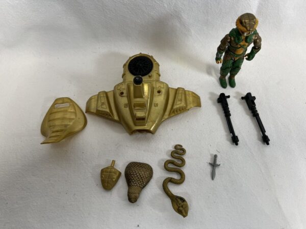 Hasbro Gi Joe - Serpentor, Cobra Emperor with Air Chariot 1986 - immagine 4
