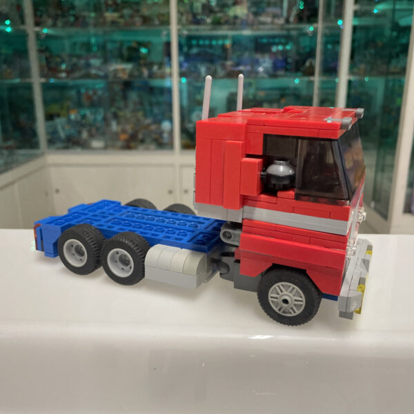 Lego Transformers - Optimus Prime - MOC Custom Vintage TRASFORMABILE - immagine 7