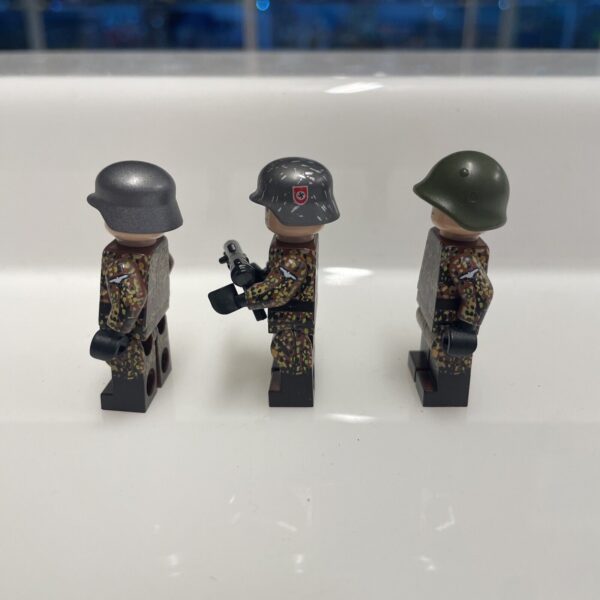 Lego VALIANT BRICKS Minifigure - Waffen SS -  Military WWII - immagine 6
