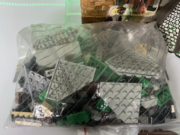 Lego prima serie Harry Potter set 4707 - Capanna Di Hagrid / Hagrid’s Hut - immagine 5