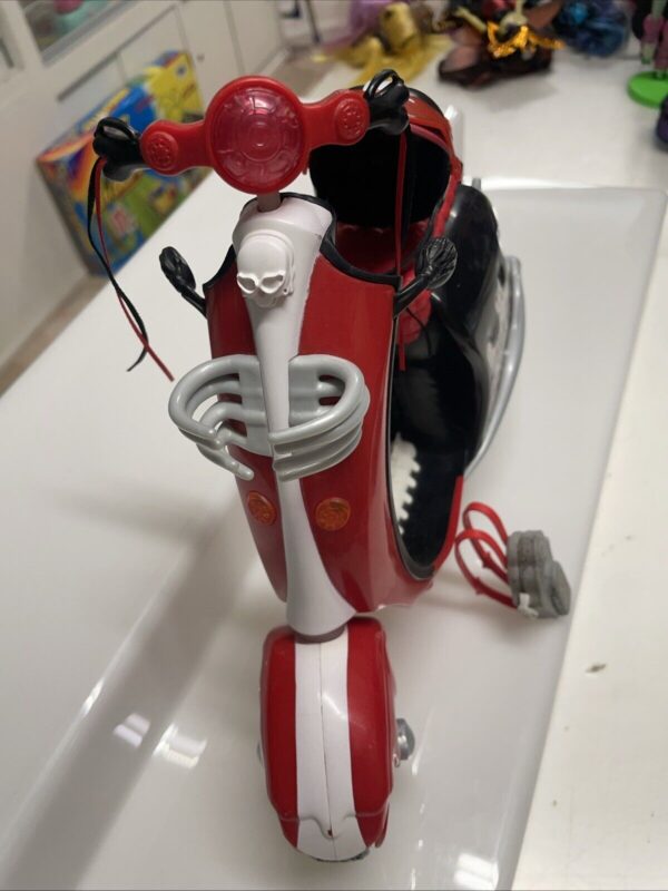 MATTEL Monster High - MOTO SCOOTER - Con Doll  - DA ITALIA - immagine 4