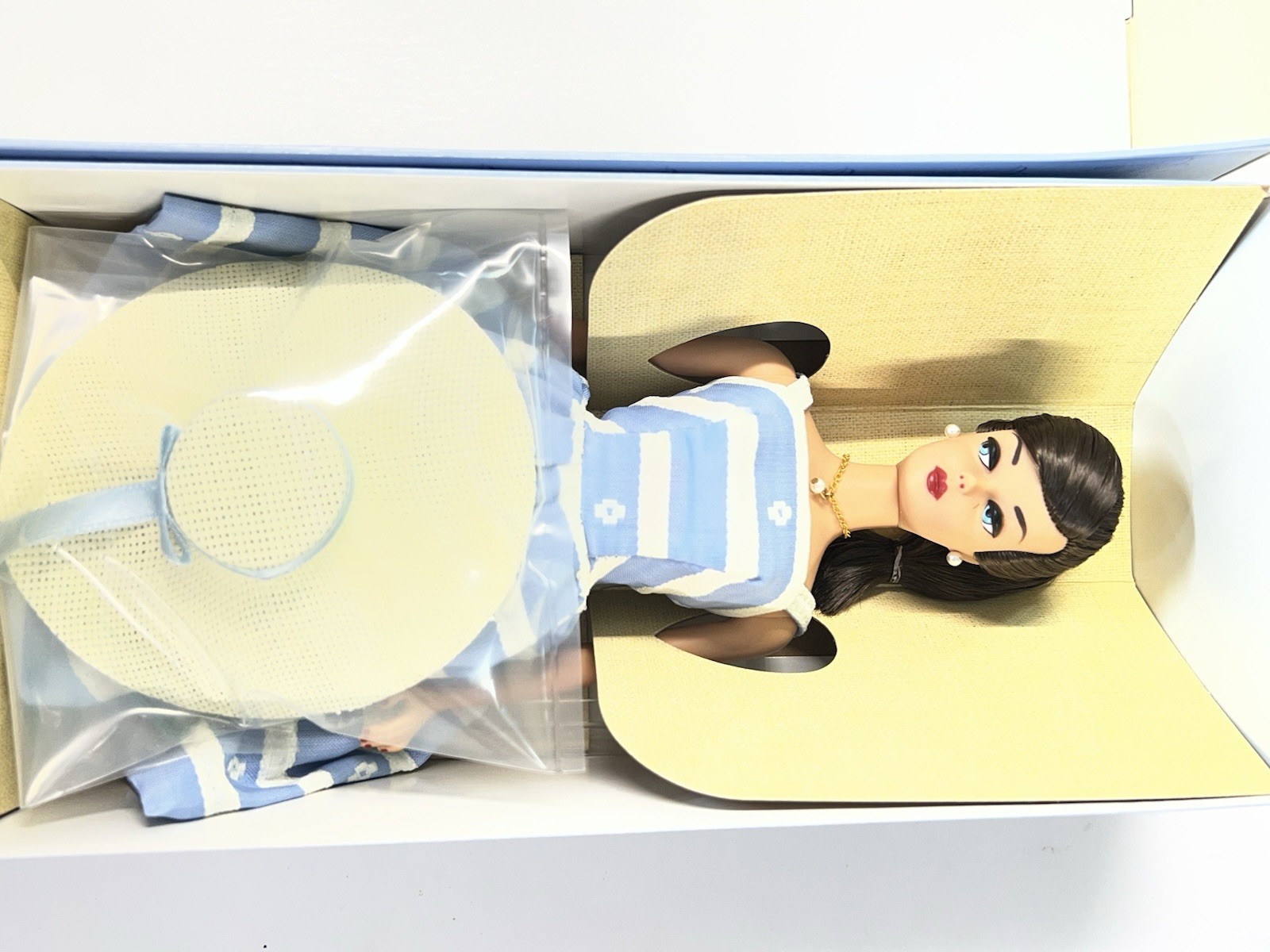 Mattel Barbie - Collectors Request Collection - Barbie Suburban Shopper - immagine 6