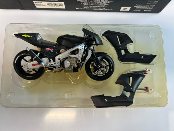 Minichamps  - limited edition Honda RC 211 V - Valentino Rossi - 1:12 - immagine 6