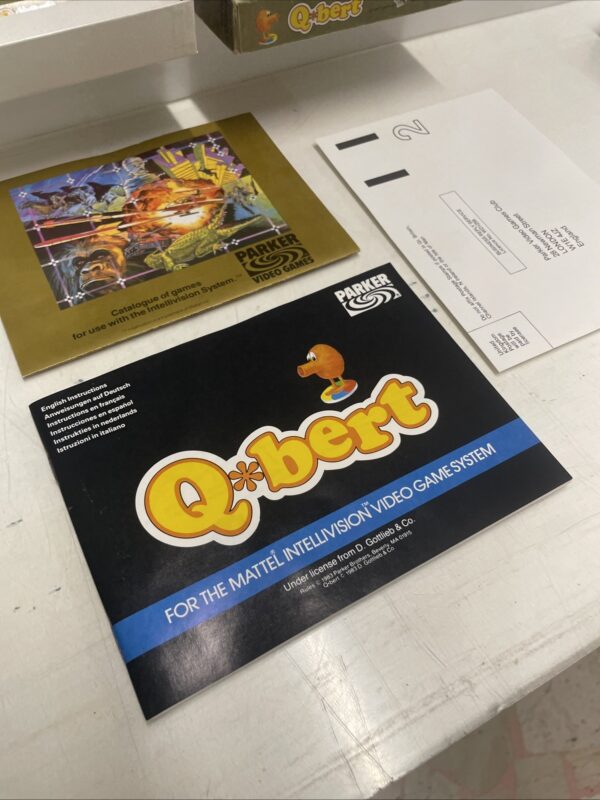 PARKER - Video Game Q*Bert Q Bert - Versione INTELLIVISION Nuovo - immagine 7