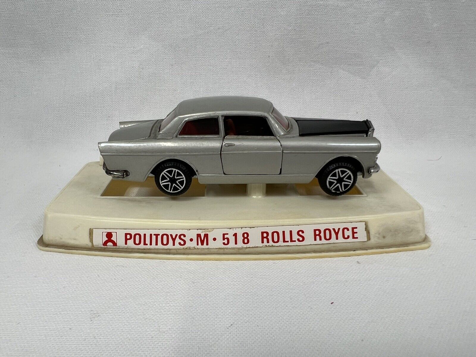 Politoys 1/43 M518 Rolla Royce Variant Silver And Black - immagine 3