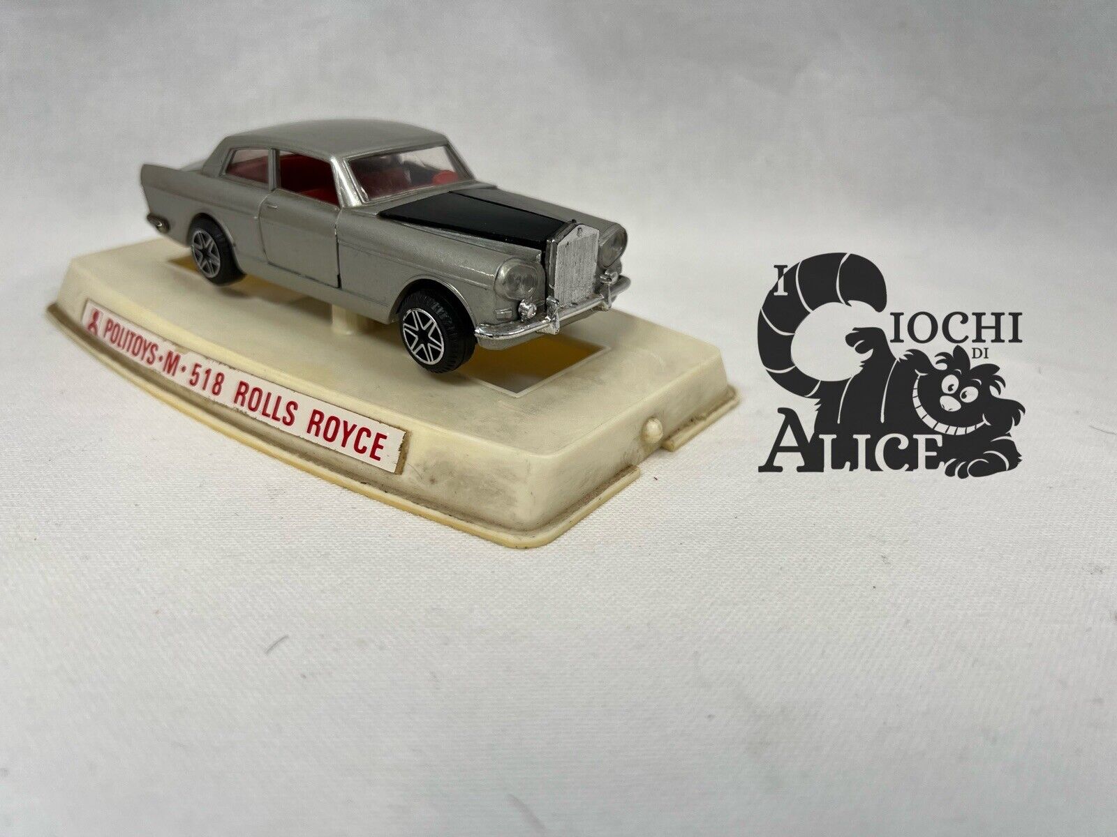 Politoys 1/43 M518 Rolla Royce Variant Silver And Black